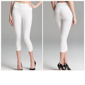 SPANX READY TO WOW WHITE CAPRI STRUCTURED LEGGINGS